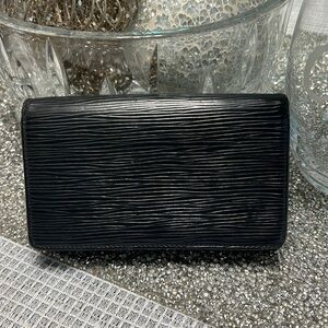 LOUIS VUITTON 💯 Authentic Epi Porte Billets Tresor Leather Bifold Wallet